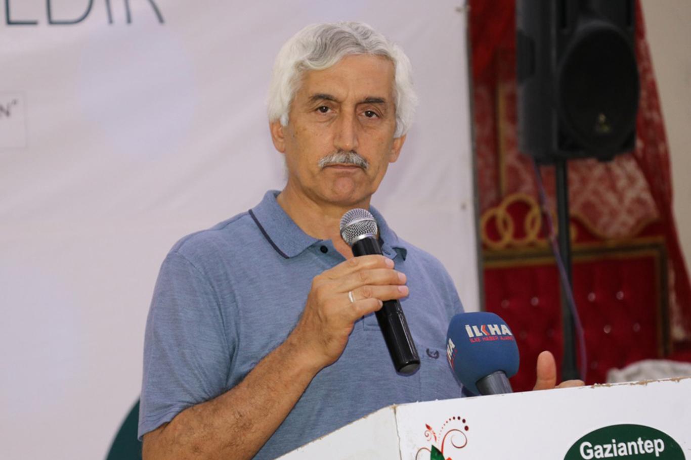 "Namazın zirvesi secde, secdenin zirvesi ise gözyaşıdır" "Namazın zirvesi secde, secdenin zirvesi ise gözyaşıdır"